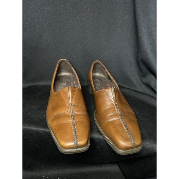 Ecco Womens Leather Slip On Low Heels Brown Loafers Size EU 40 US 9-9.5 - Picture 2 of 5